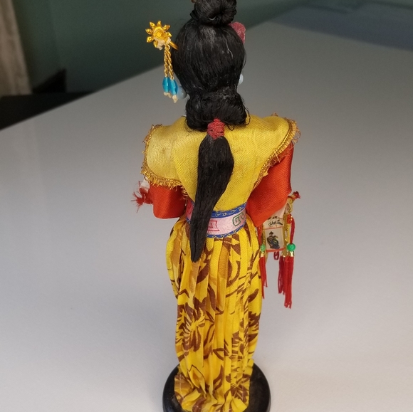Vintage souvenir Chinese geisha doll - Picture 5 of 9